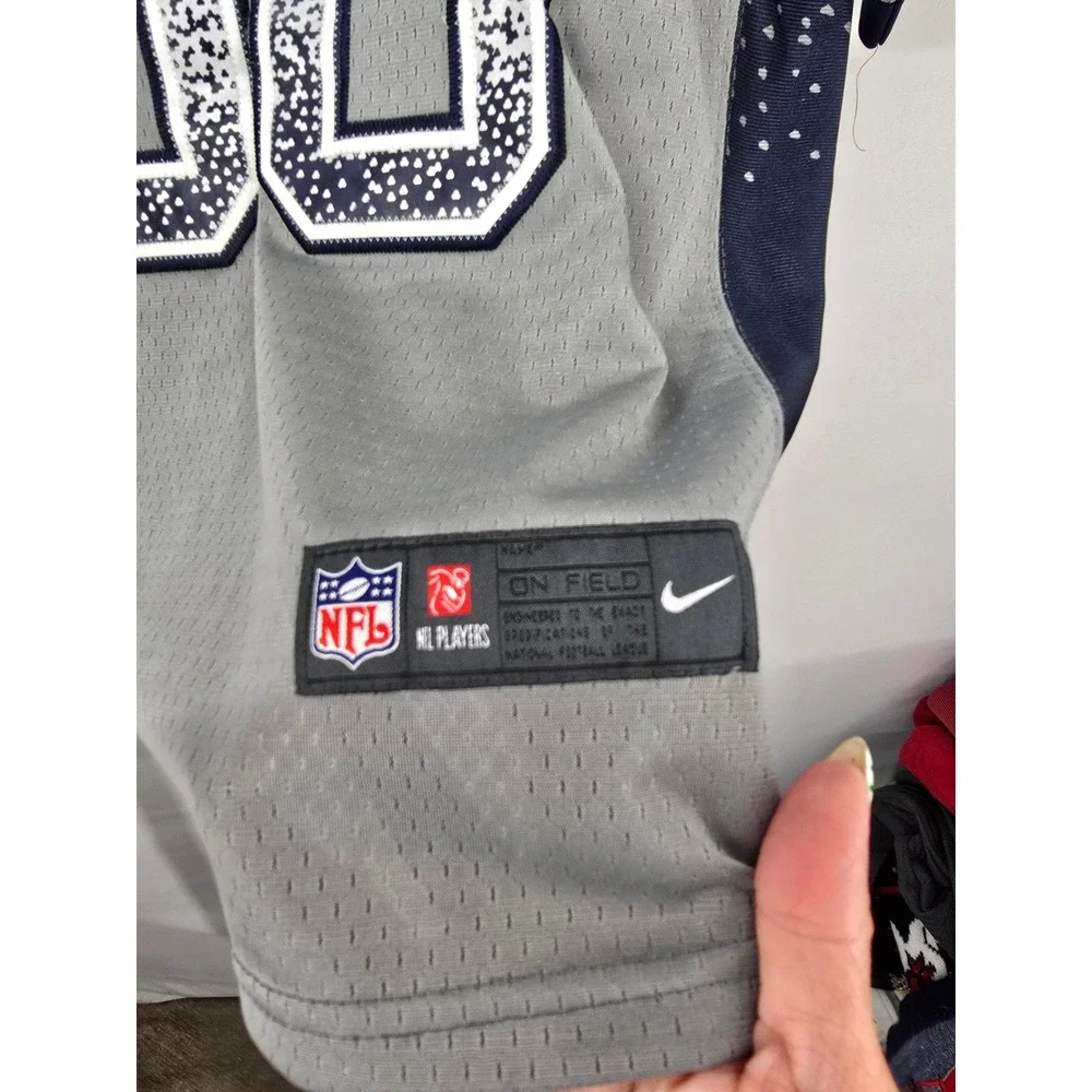 Nike NFL Dallas Cowboys Dez Bryant 88 Jersey Youth Medium Silver Navy Blue